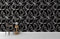 Papier peint mural noir avec motif floral élégant et tourbillonnant pour décoration intérieure
