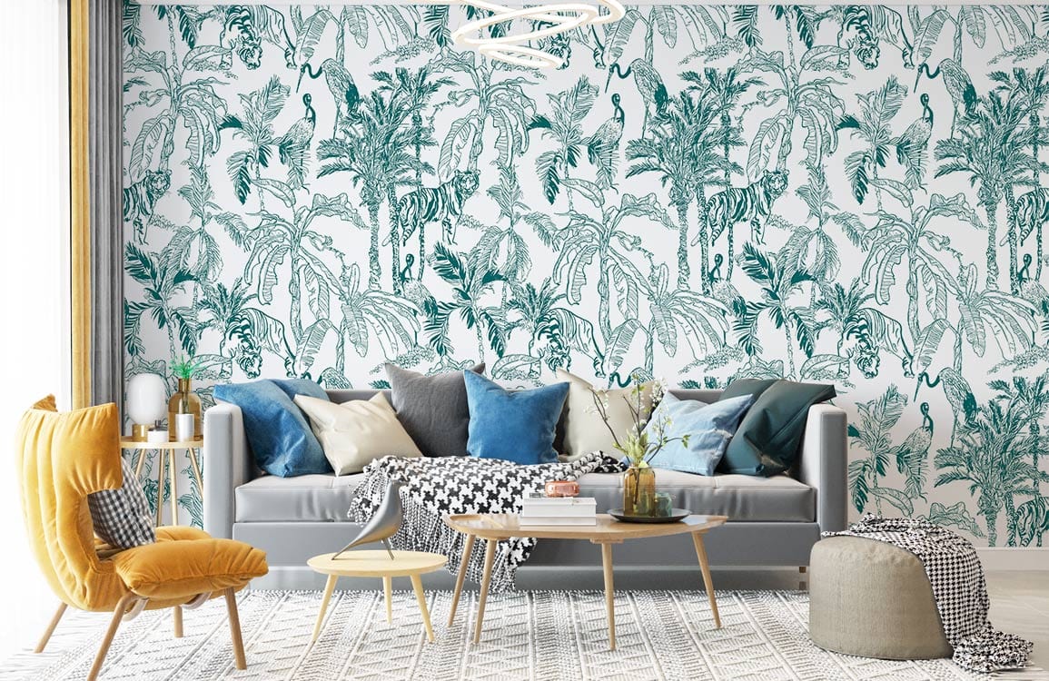 Papier peint mural jungle tropicale dans un salon élégant avec canapé gris et fauteuil jaune