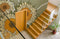 Escalier intérieur avec murale tournesol en papier peint mural peint mural tournesol