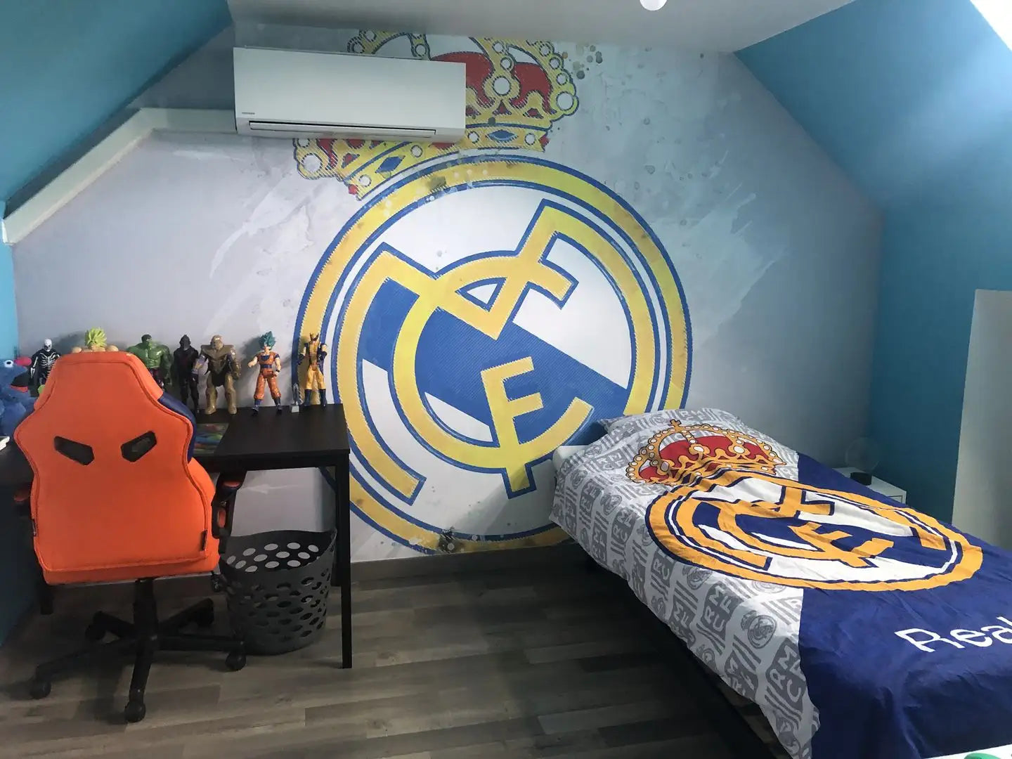 Mural mural de logo du Real Madrid FC.