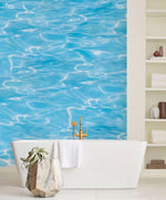 Papier peint vagues bleu ciel sérénité océanique au salon - Vignette | Mr Papier Peint