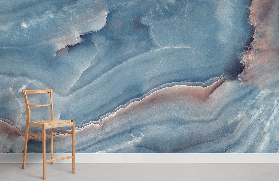 Tabouret en bois avec dossier à lattes et siège carré, inspiré de l’océan gelé