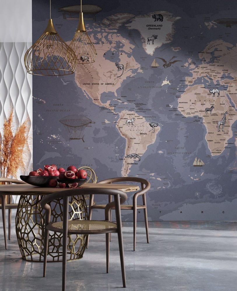 Papier peint carte du monde vintage avec animaux dans une salle à manger moderne