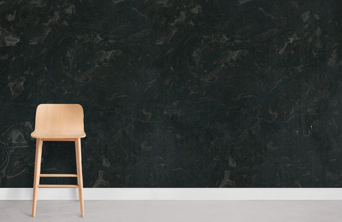 Tabouret en bois brun clair avec décor mural unique de minéraux légèrement craquelés