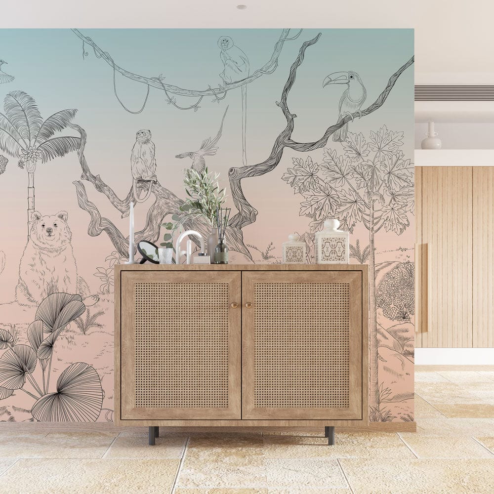 Cabinet en bois clair avec fronts en cannage pour papier peint mural animaux esquissés