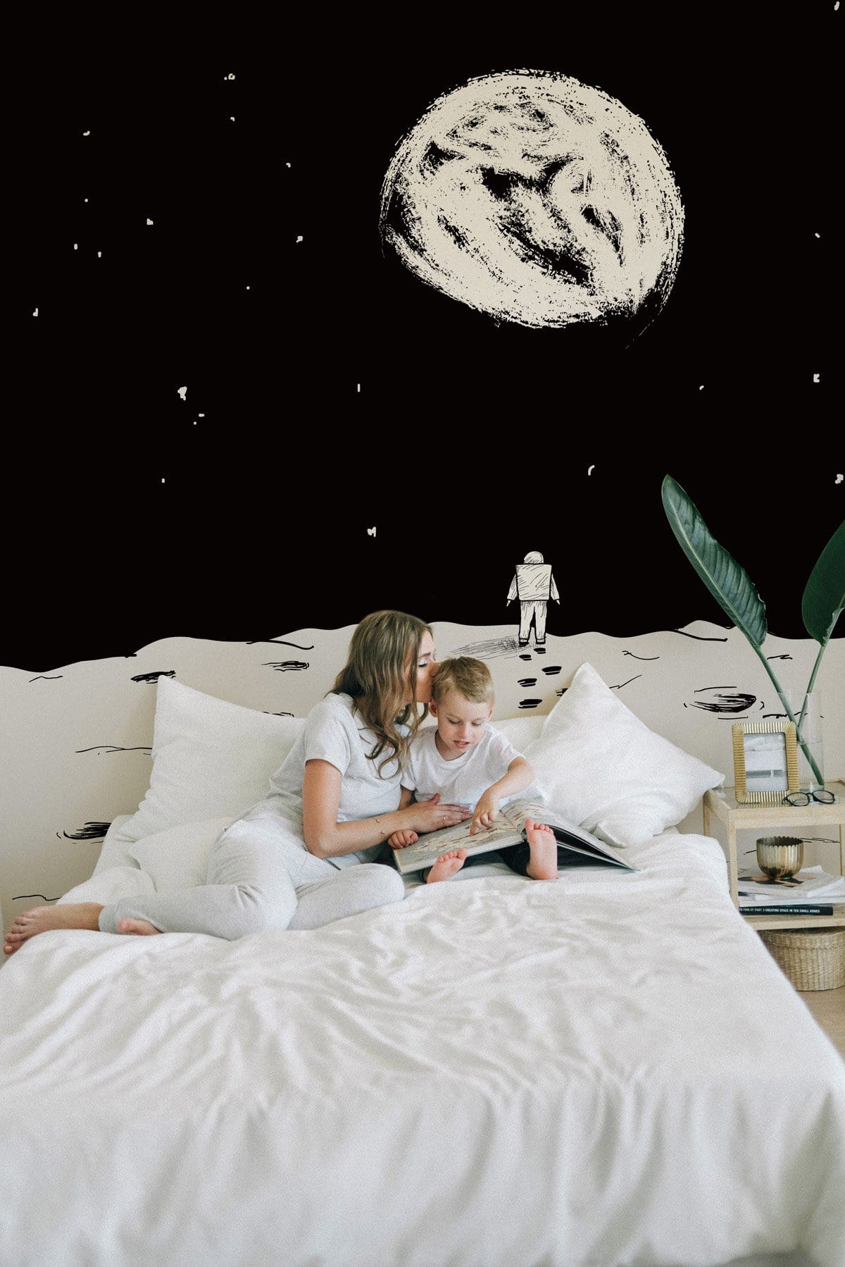 Papier peint mural Atterrissage sur la Lune avec scène de chambre cosy et mural atterrissage