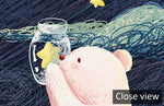 Peint mural Chercheur d’Étoiles ourson rose sur colline céleste - Vignette | Mr Papier Peint