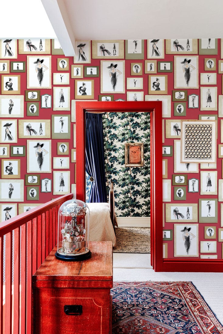 Peint mural Dame Moderne avec couloir rouge, illustrations de mode et tapis patterned