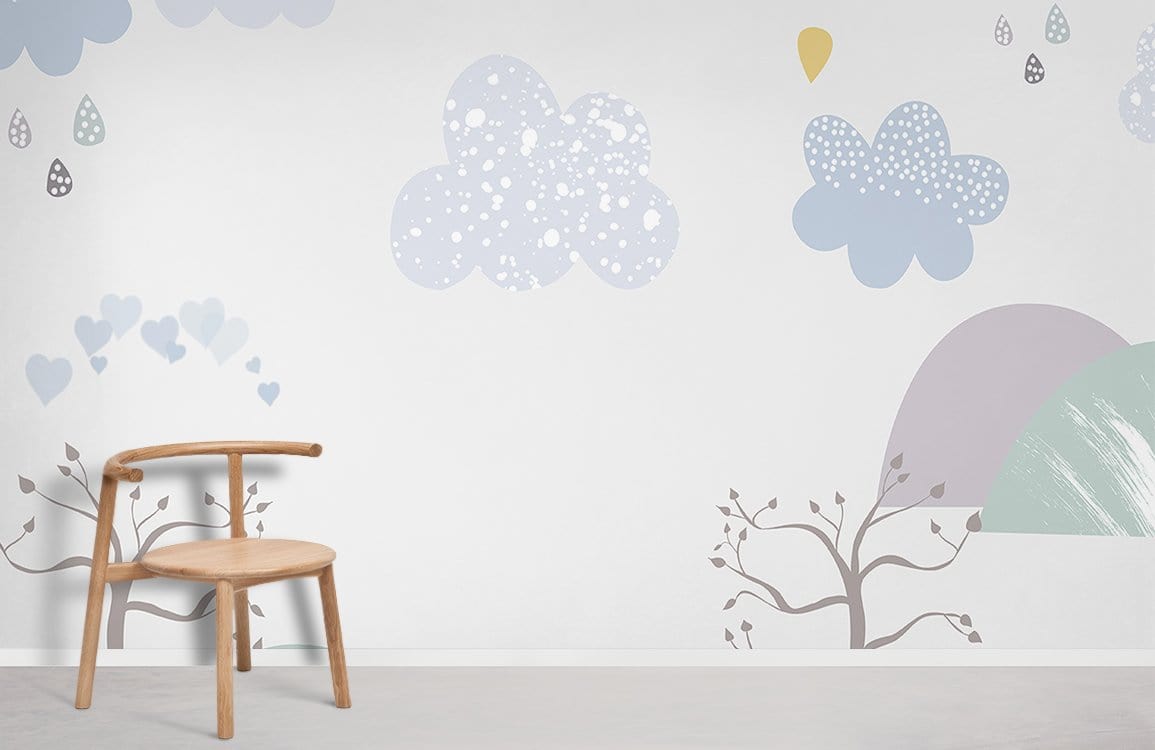 Chaise en bois brun clair avec dossier courbé, idéale pour un papier peint mural naturel