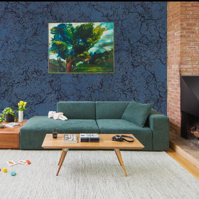 Sofa moderne modulable avec chaise longue, idéal avec papier peint mural surface fissurée