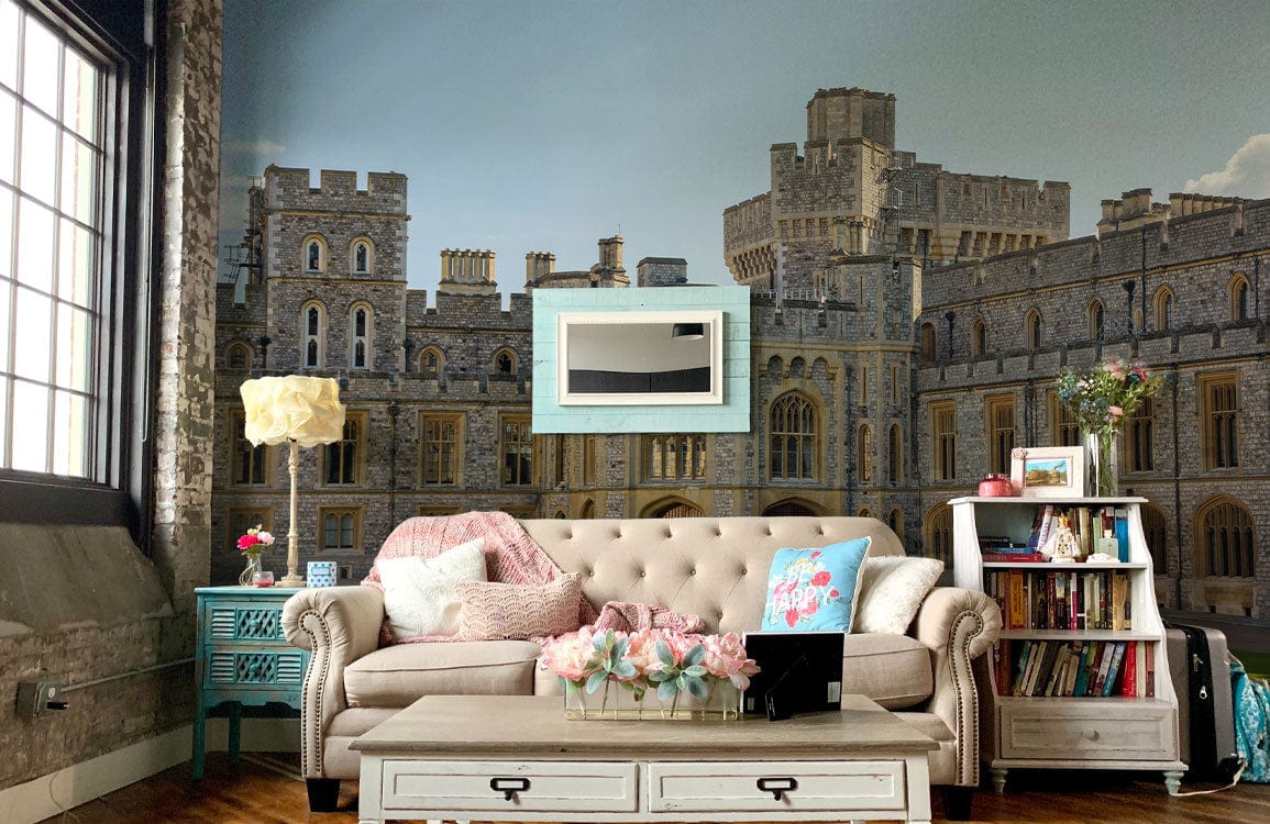Sofa beige capitonné avec bras roulés, idéal pour papier peint mural Château de Windsor