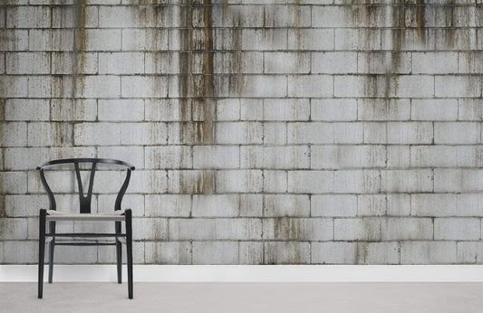 Chaise en bois noir avec siège tissé, idéal pour un papier peint mural effet briques