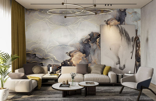 Photo d’un salon moderne avec un papier peint mural effet marbre aquarelle doré