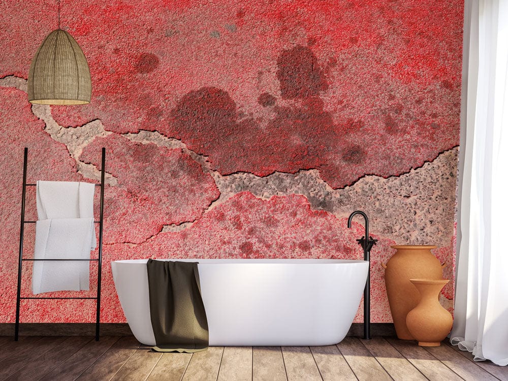 Image d’une baignoire blanche avec un effet mur rose taché, parfait pour un papier peint mural