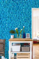 Papier peint mural effet ondulations pour une ambiance piscine apaisante - Vignette | Mr Papier Peint
