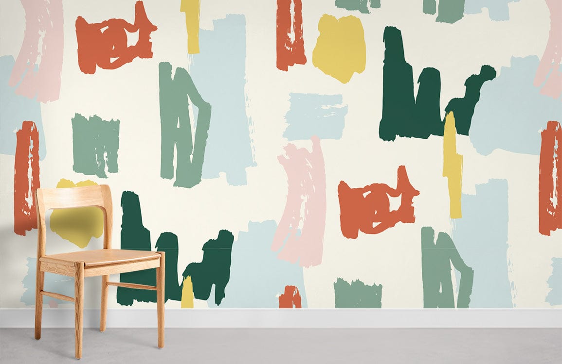 Papier peint mural effet pastel griffonné avec motifs colorés et chaise en bois