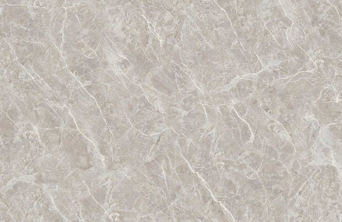 Papier peint mural en marbre gris clair avec veines blanches intricées pour décoration élégante