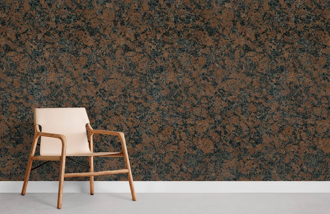 Chaise avec siège en cuir clair et cadre en bois naturel, idéal pour papier peint mural pierre cristalline rouillée