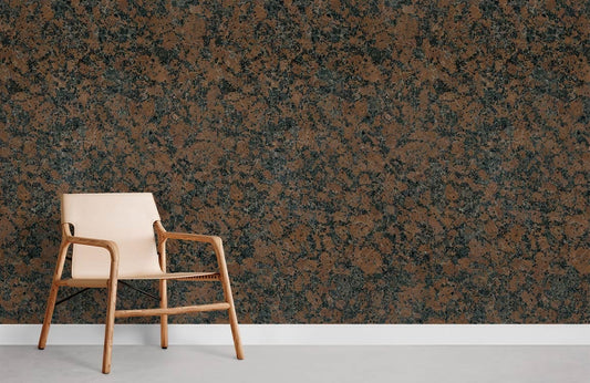 Chaise avec siège en cuir clair et cadre en bois naturel, idéal pour papier peint mural pierre cristalline rouillée