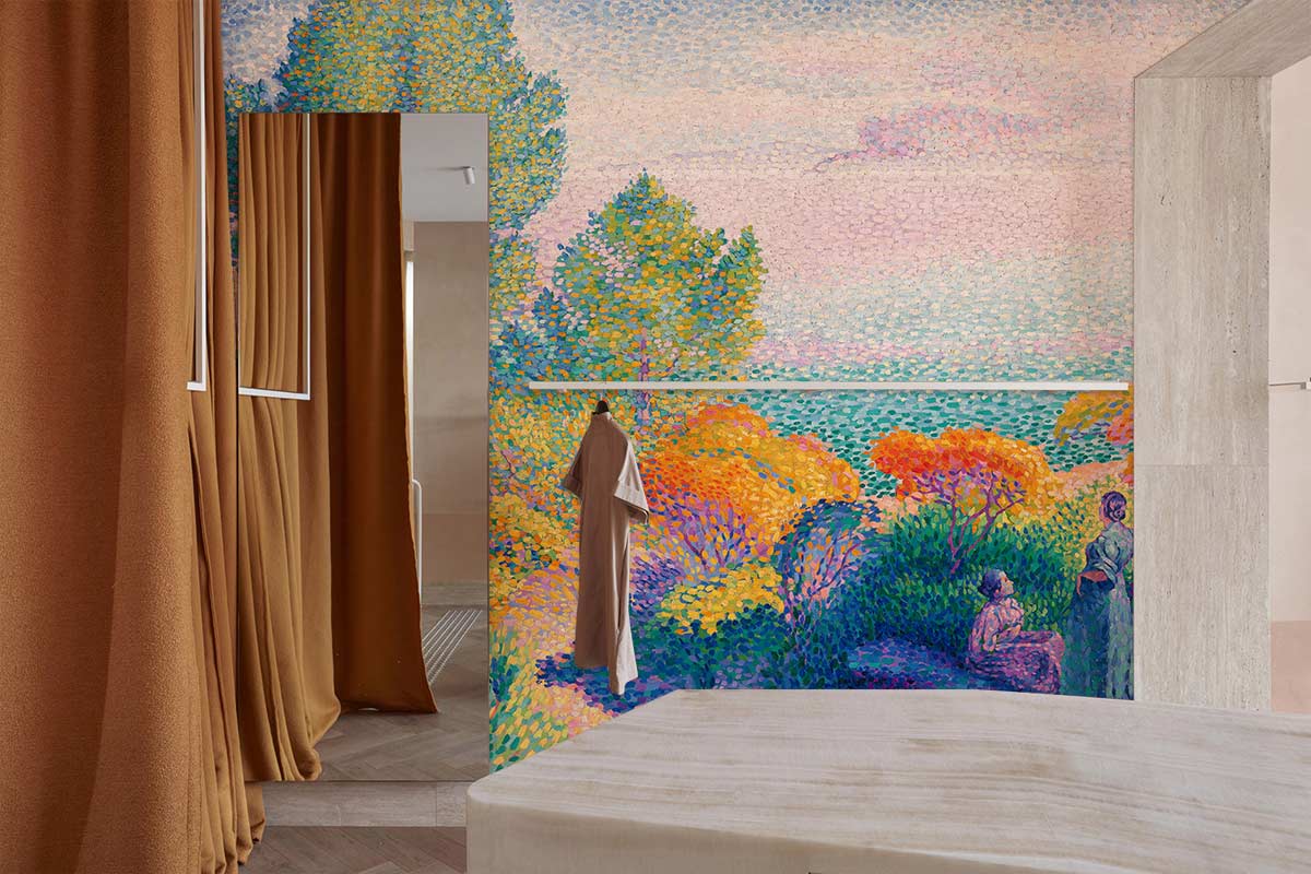 Peint mural femmes avec un peignoir brun doux suspendu sur un mur élégant