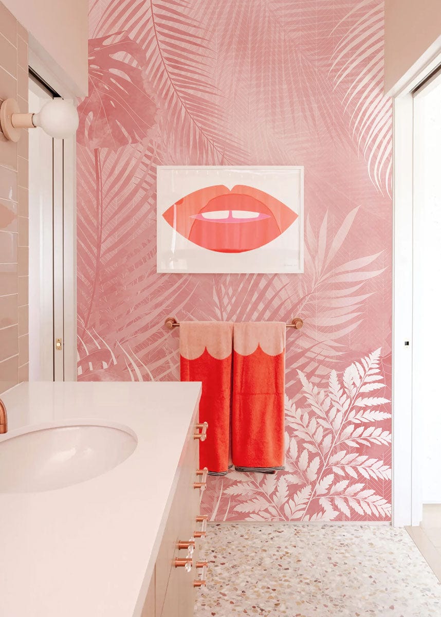 Papier peint mural avec feuilles tropicales roses pour une décoration élégante