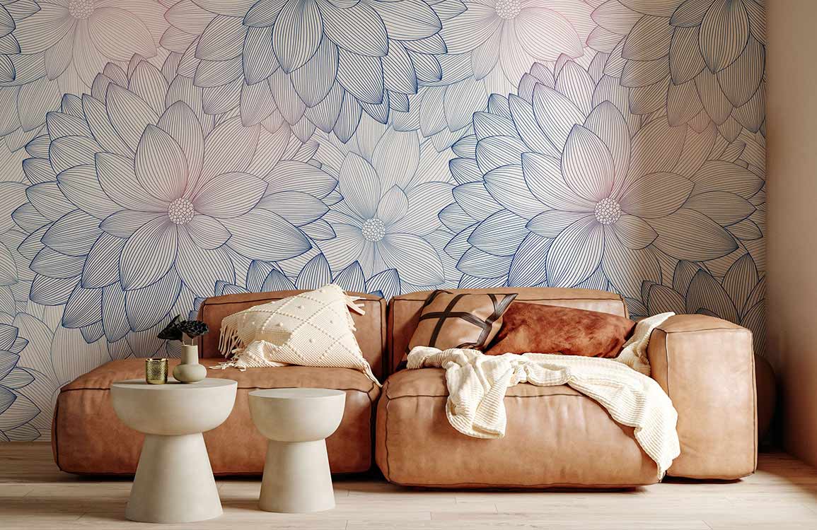 Canapé en cuir caramel deux places avec coussins, décor mural Fleurs de Pivoine