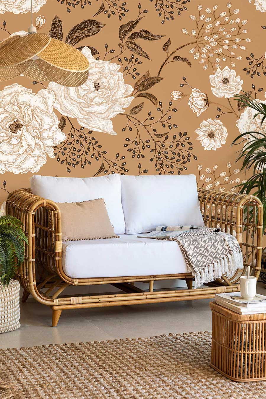 Sofa en bambou deux places avec coussins blancs sur papier peint mural fluorescent