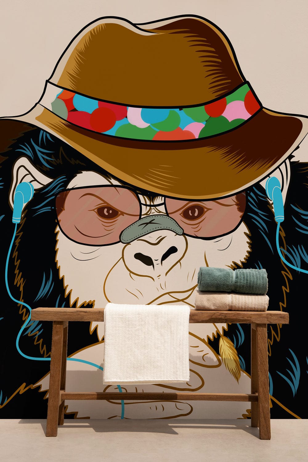 Photo d’un banc en bois avec serviettes pliées, mural gorille cowboy pour le papier peint mural