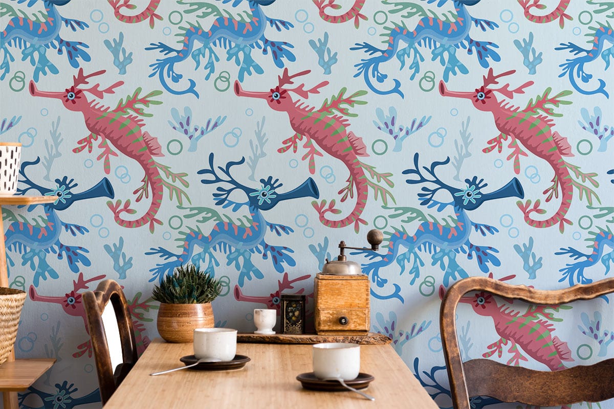 Papier peint mural hippocampes avec motifs roses et bleus et flore sous-marine