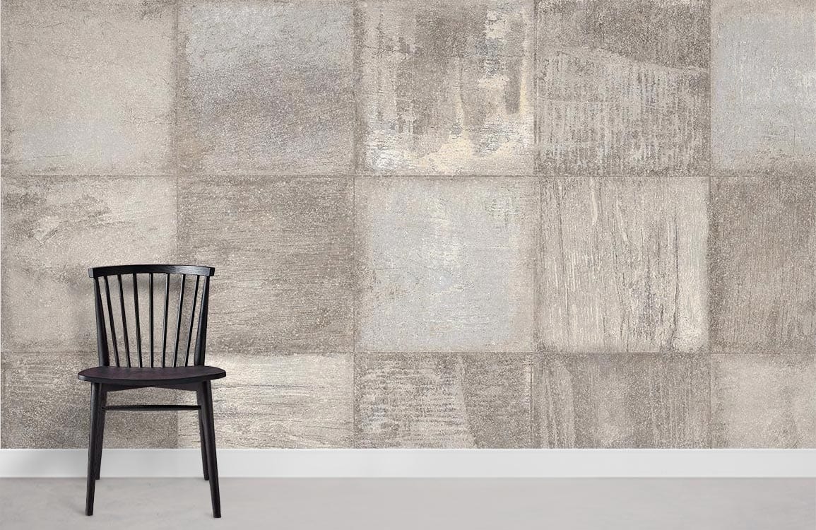Chaise en bois noir avec dossier à épingles, dans le papier peint mural imitation pierres neutres