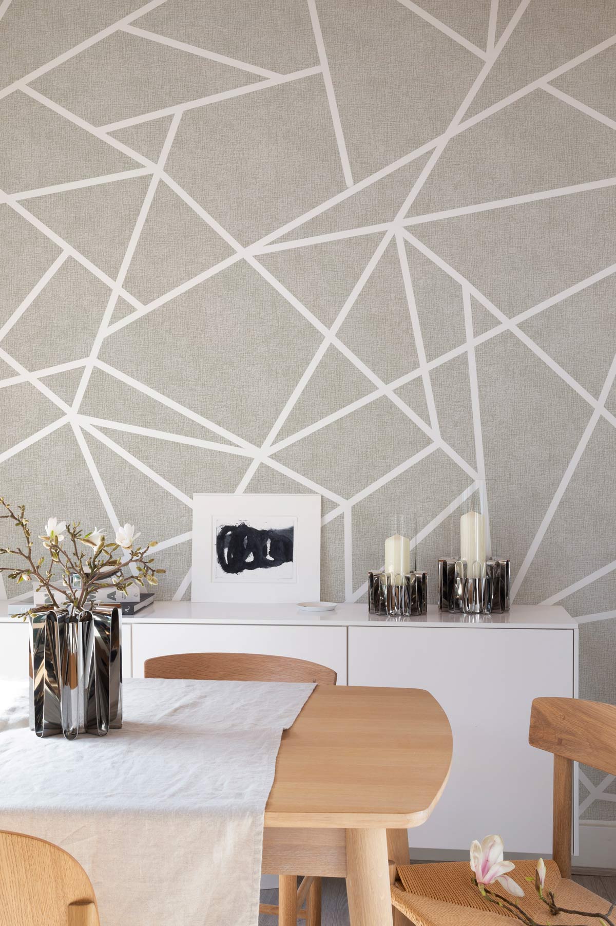 Papier peint mural lignes géométriques pour salle à manger avec mur d’accent moderne
