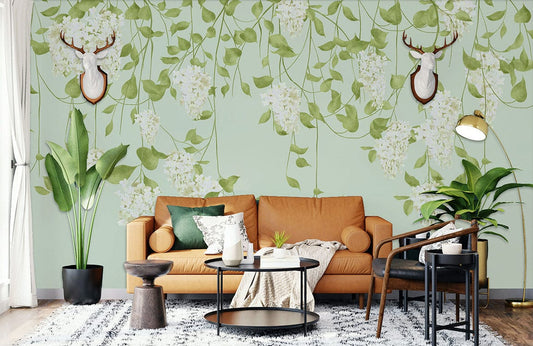 Image d’un salon moderne avec un canapé marron et un mur accent nature, papier peint mural lilas