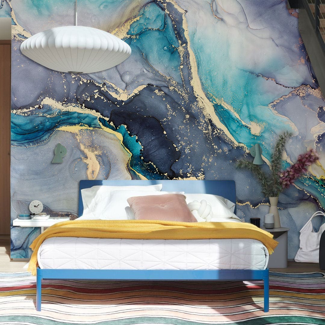 Chambre avec peinture murale aquarelle et œuvre d’art mural marbré aquarelle dans un décor élégant