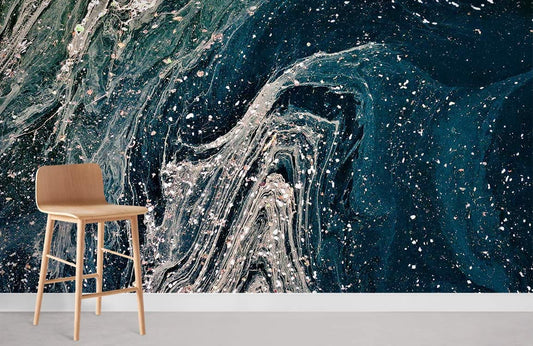 Papier peint mural marbre bleu abstrait avec tabouret en bois clair pour décoration intérieure