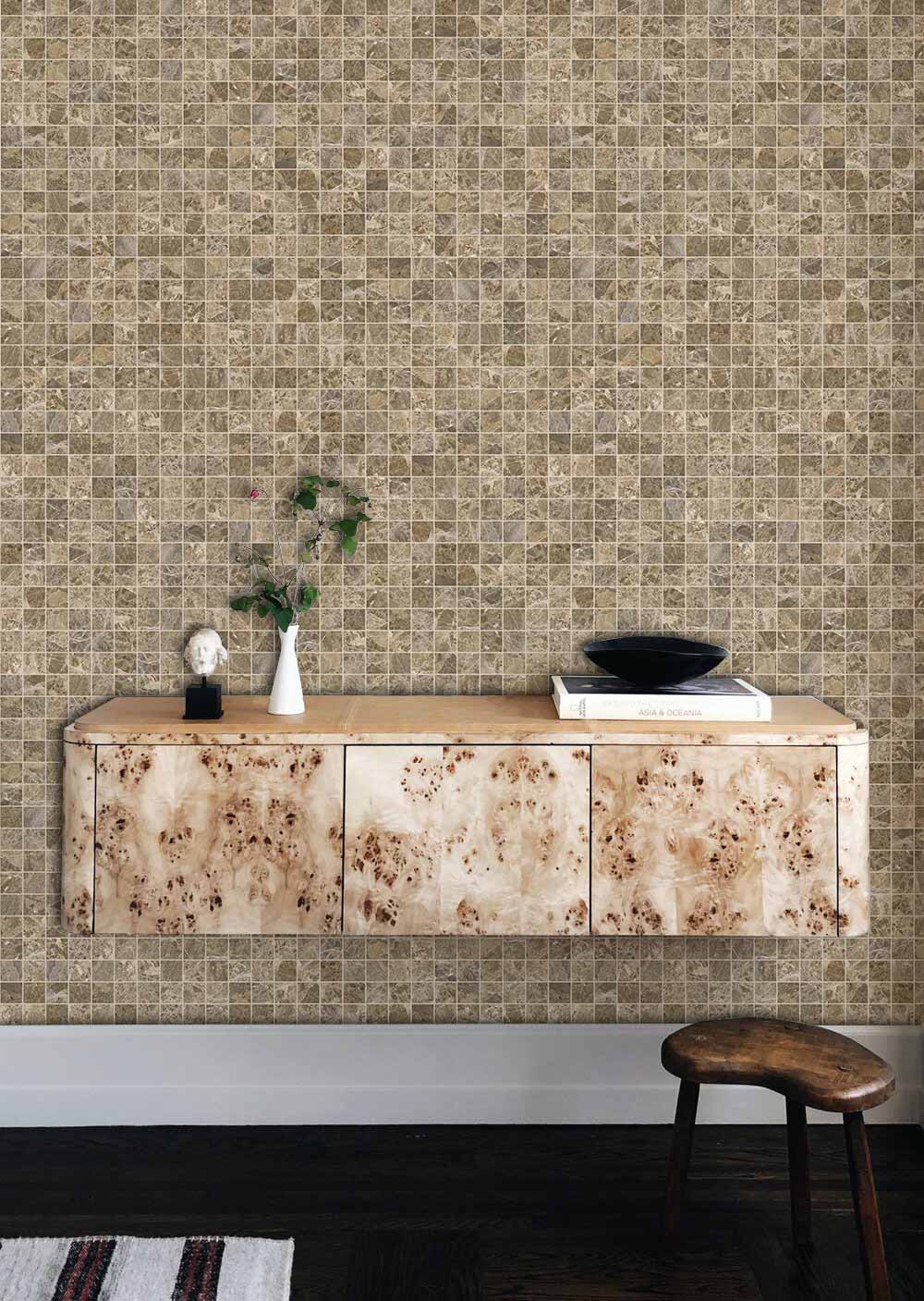 Papier peint mural mosaïque marron avec texture et nuances de brun pour décoration intérieure