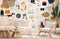 Papier peint mural motif chat coloré dans un salon décontracté avec papier peint mural chat