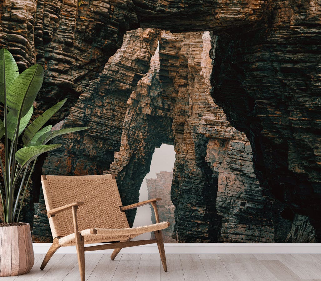 Chaise longue en rotin tissé avec cadre en bois, idéal pour papier peint mural motif roches Étranges
