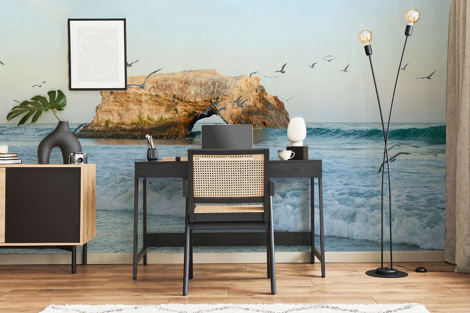 Photo d’un bureau moderne avec un papier peint mural Mouette et Rocher panoramique
