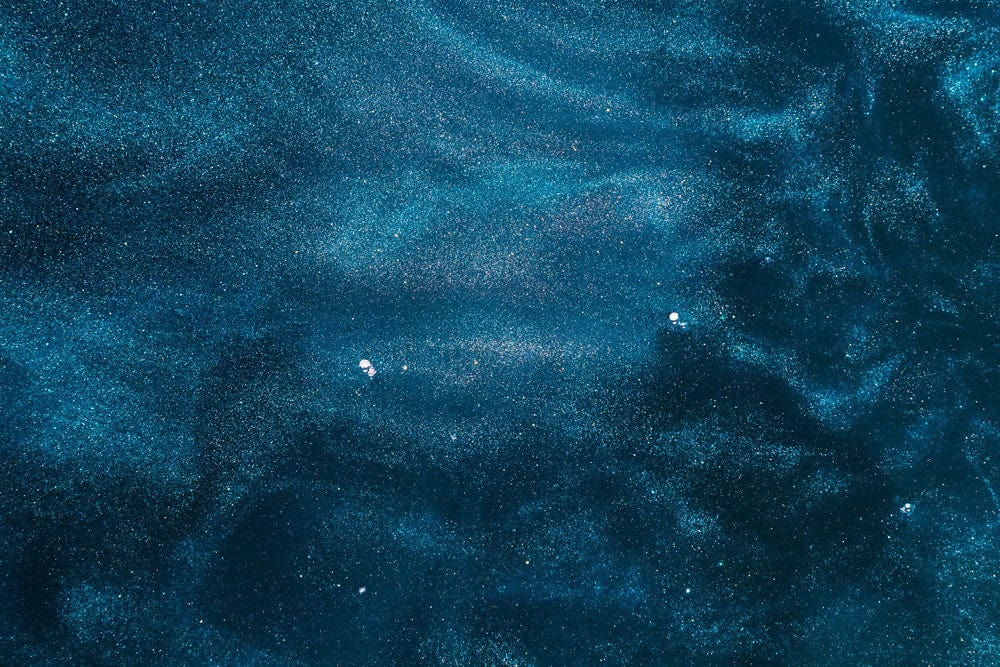 Papier peint mural Océan Sombre Scintillant avec liquide teal et motifs fluides