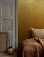 Ambiance chaleureuse avec mur ombre brun et peinture murale ombrée - Vignette | Mr Papier Peint