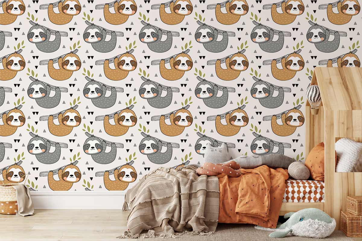 Photo d’une chambre d’enfant avec mural paresseux curieux et lit en bois