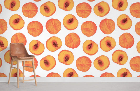 Papier peint mural pêche jaune avec motifs de pêches entières et coupées, décor moderne