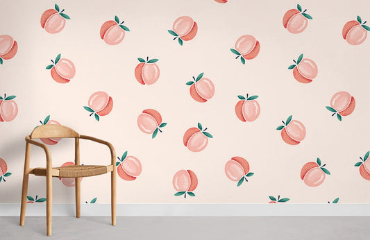 Chaise en bois clair avec siège tissé, idéale pour le papier peint mural petite pêche