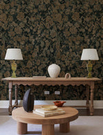 Élégance rustique avec peint mural pierre corrodée et chaise en bois - Vignette | Mr Papier Peint
