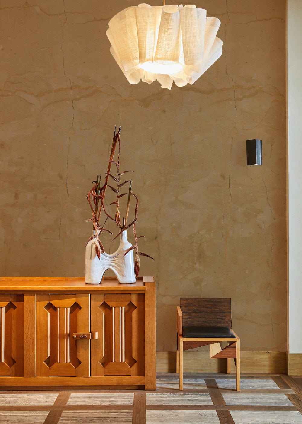 Lampe suspendue blanche à couches pour papier peint mural pierre fissurée jaune