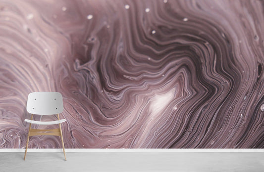 Chaise blanche avec cadre en bois sur le papier peint mural Rivière Vortex