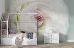 Peint mural rose Épanouie et lit cabane en bois blanc pour enfant - Vignette | Mr Papier Peint