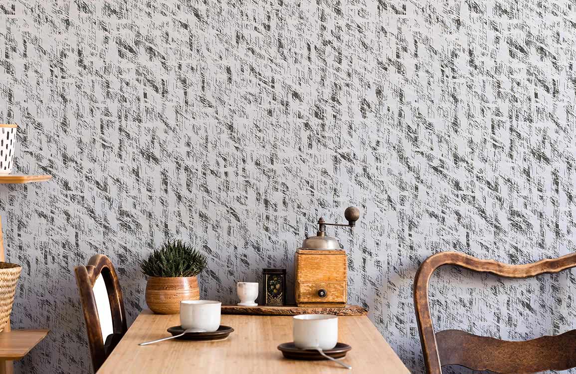 Table à manger en bois clair avec café et broyeur, idéal pour un texture papier peint mural