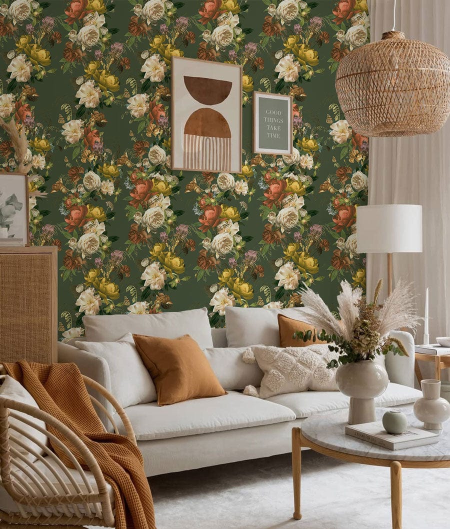 Papier peint mural floral avec fond vert foncé et fleurs colorées, œuvre d’art élégante