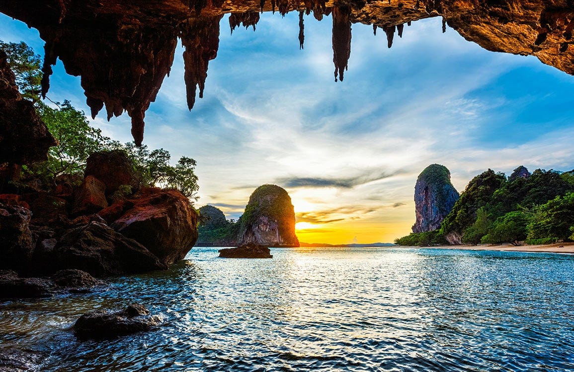 Une vue depuis la grotte - Papier peint mural - Le meilleur Papier peint panoramique Sur mesure